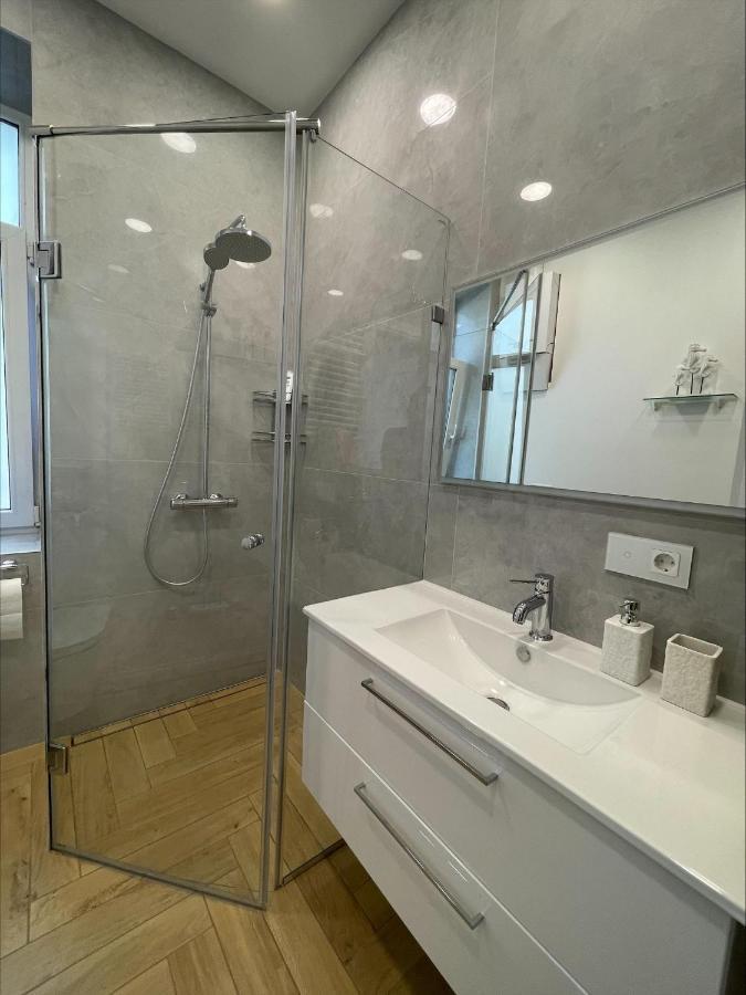 Picturesque Old Town Apartment With Charming Balcony Kaunas Kültér fotó